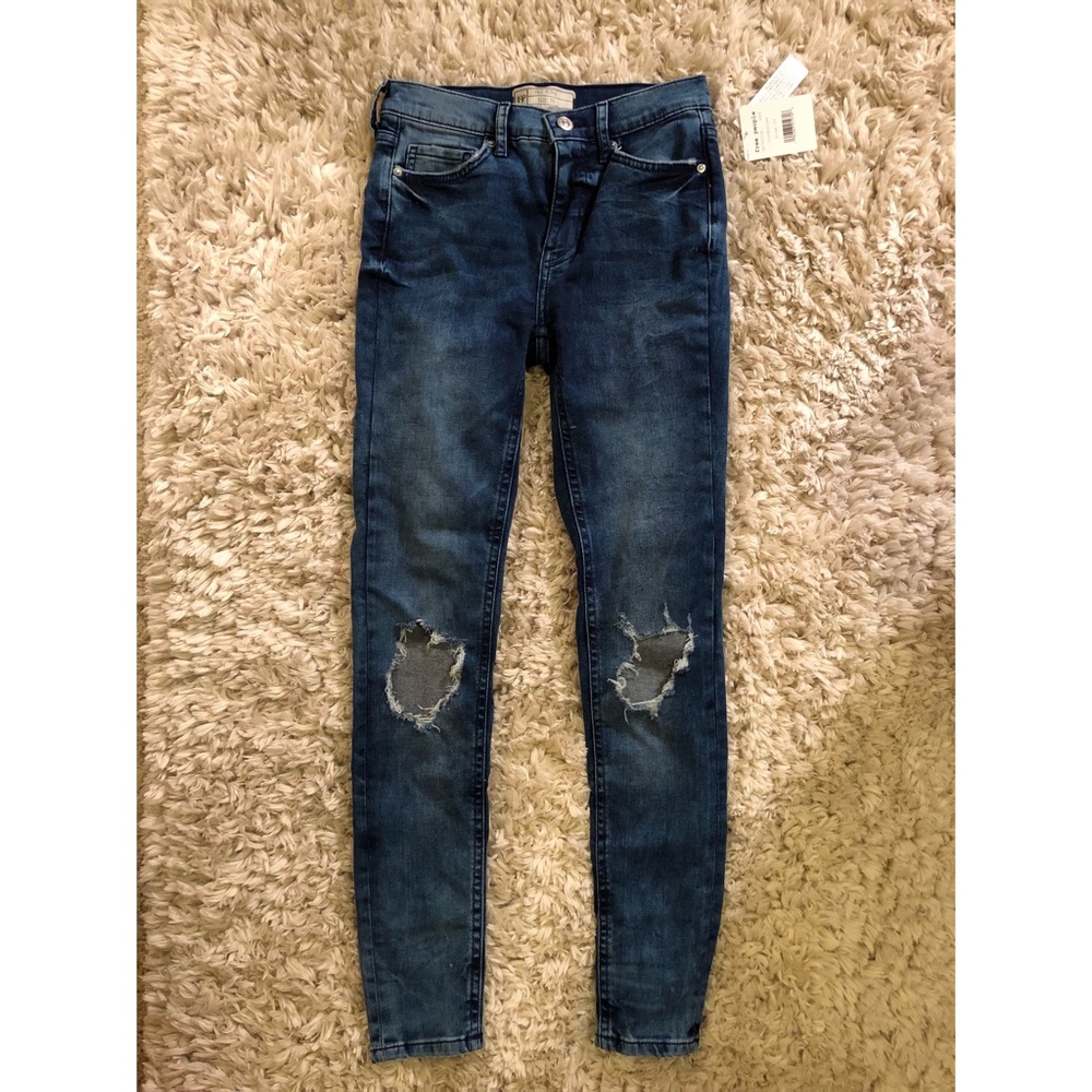 Free People Busted Knee Skinny Jeans (Size 25)